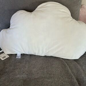 Slumberkins’s weathering the storm pillow set